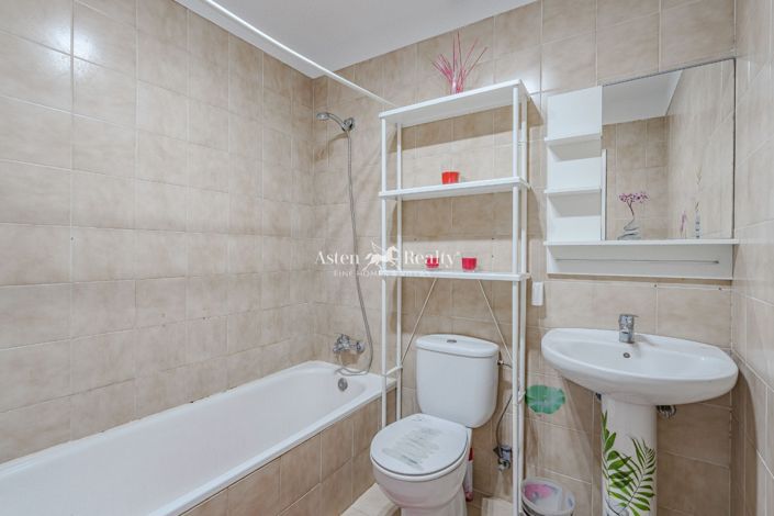 Image No.16-4 Bed House for sale