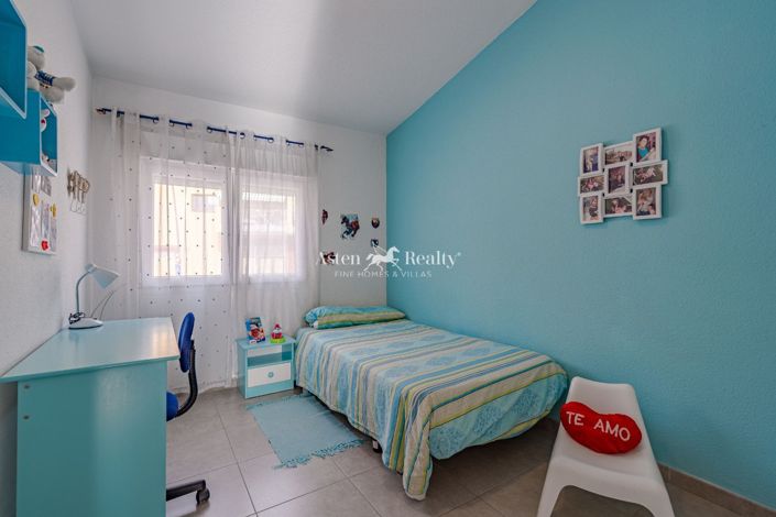 Image No.19-4 Bed House for sale