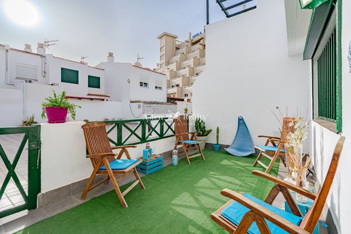 Image No.2-4 Bed House for sale
