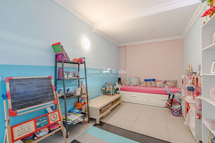 Image No.21-4 Bed House for sale