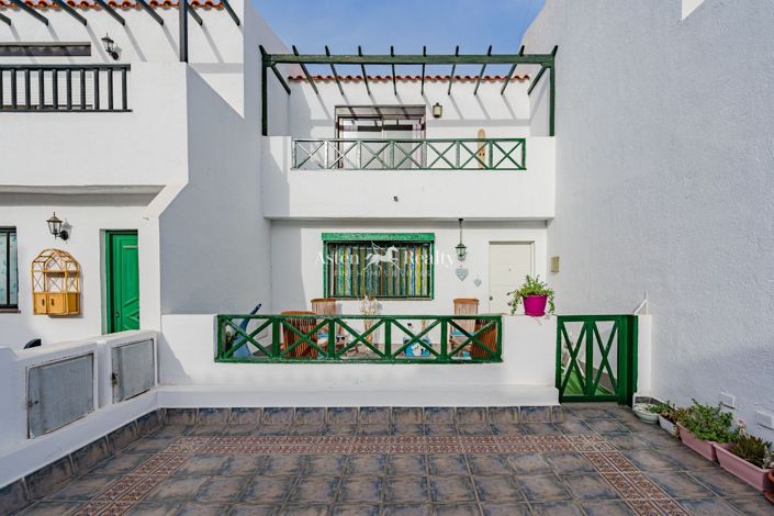 Image No.25-4 Bed House for sale