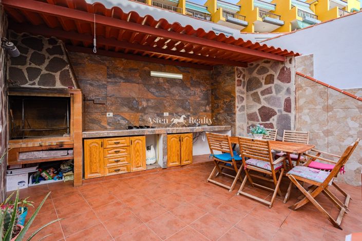 Image No.4-4 Bed House for sale