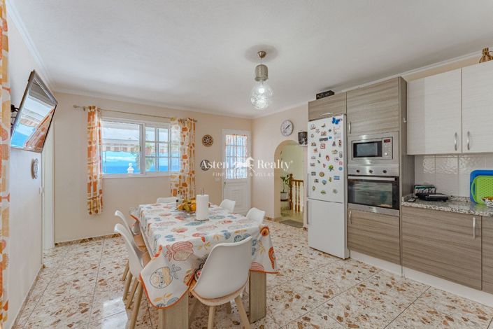 Image No.12-Maison de 6 chambres à vendre à Puerto de Santiago