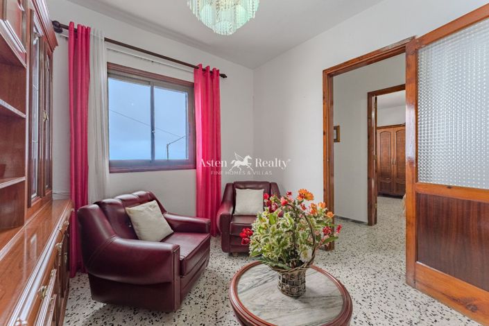 Image No.11-3 Bed House for sale