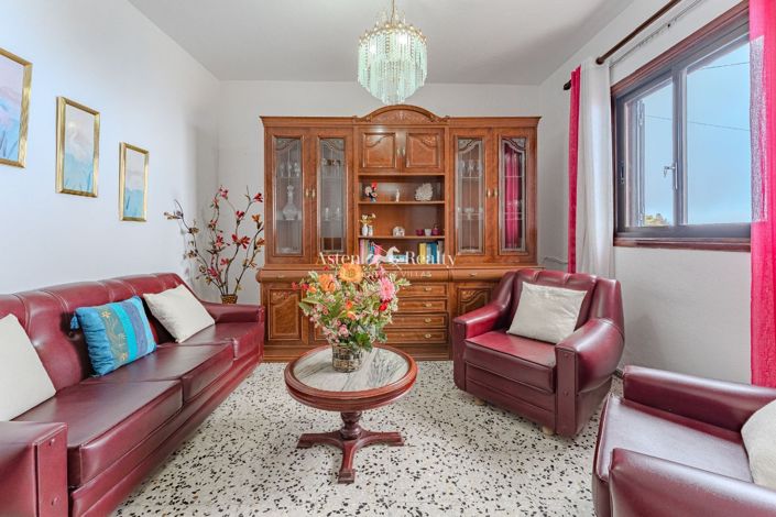 Image No.12-3 Bed House for sale