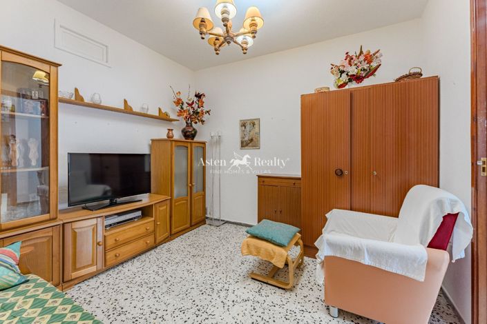 Image No.16-3 Bed House for sale