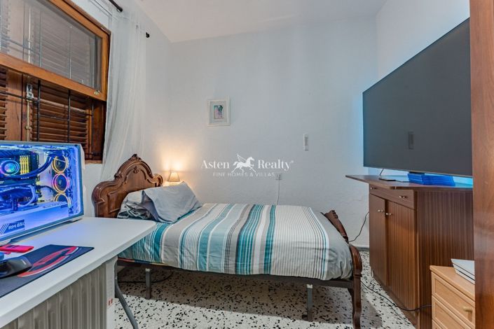 Image No.19-3 Bed House for sale