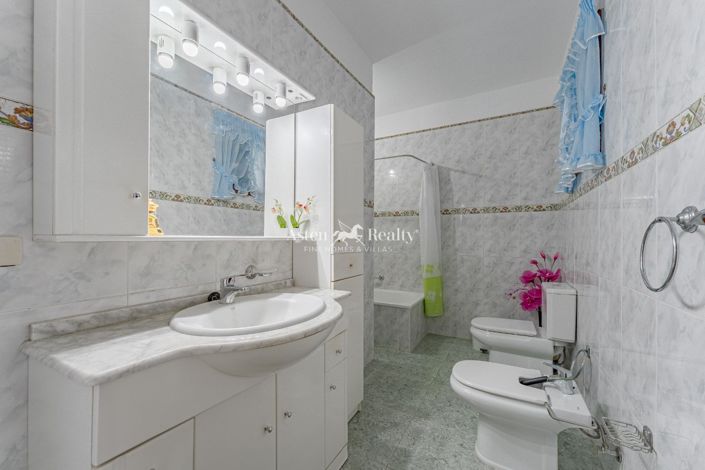 Image No.22-3 Bed House for sale