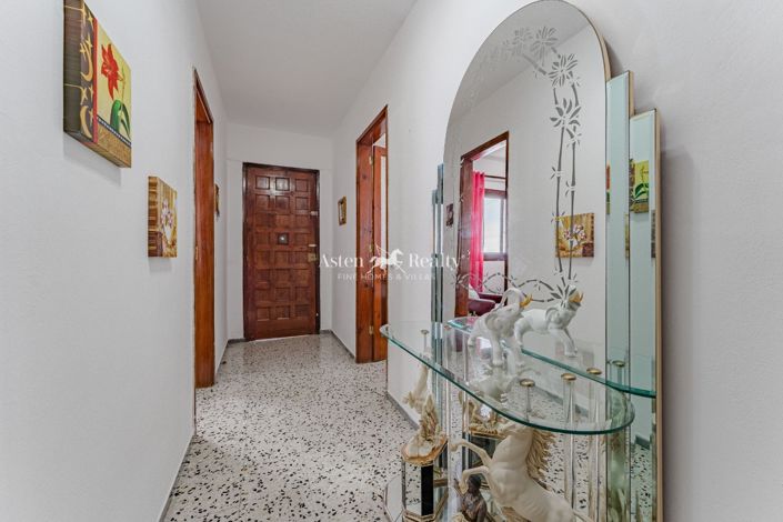 Image No.6-3 Bed House for sale