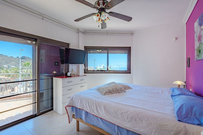 Image No.1-3 Bed House for sale