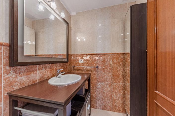 Image No.20-3 Bed House for sale