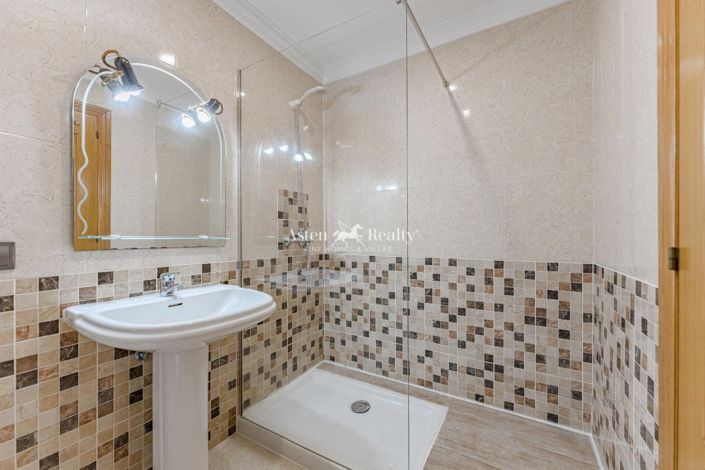 Image No.13-2 Bed Apartment for sale