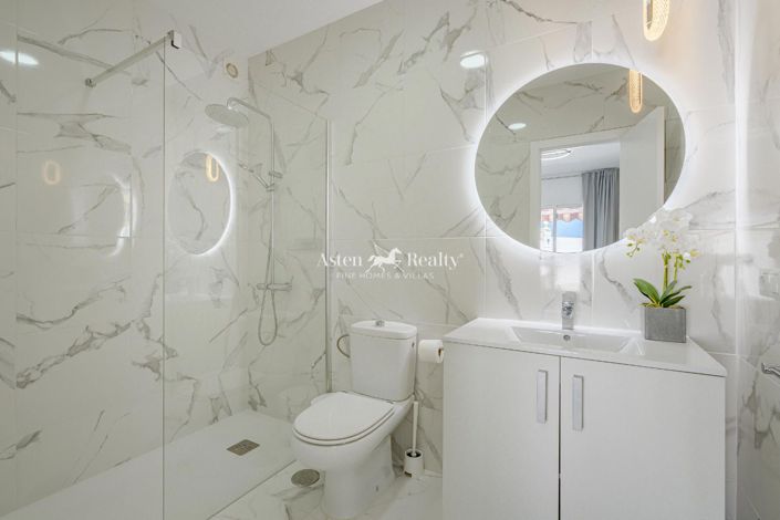 Image No.10-3 Bed Villa for sale