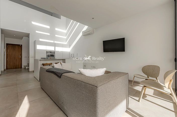 Image No.12-3 Bed Villa for sale