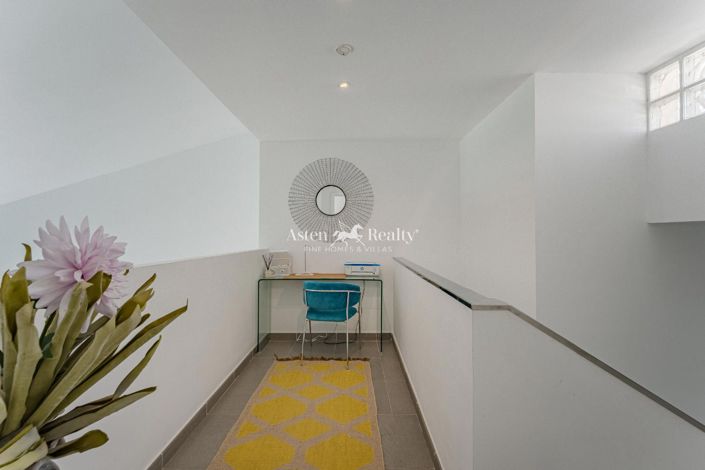 Image No.10-4 Bed Villa for sale