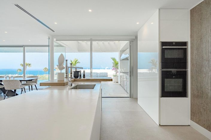 Image No.1-4 Bed Villa for sale