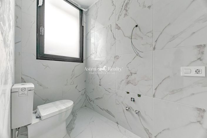 Image No.27-3 Bed House for sale