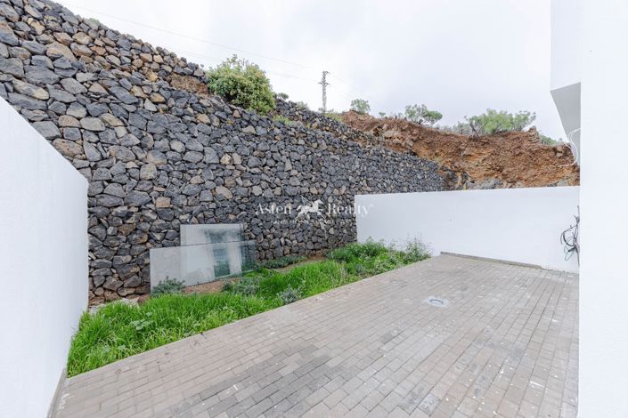 Image No.30-3 Bed House for sale