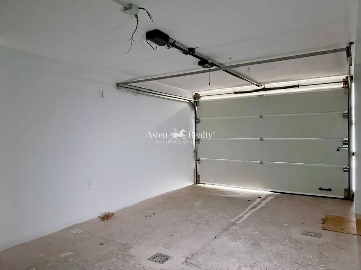 Image No.31-3 Bed House for sale