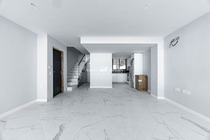 Image No.6-3 Bed House for sale