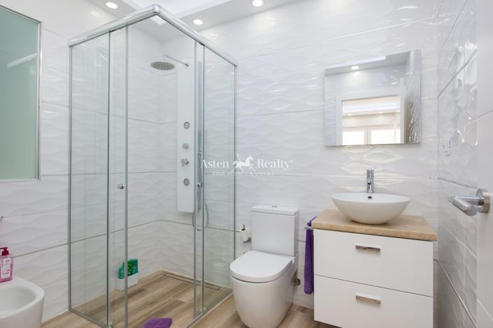 Image No.22-6 Bed Villa for sale