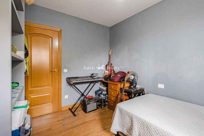 Image No.15-3 Bed Apartment for sale