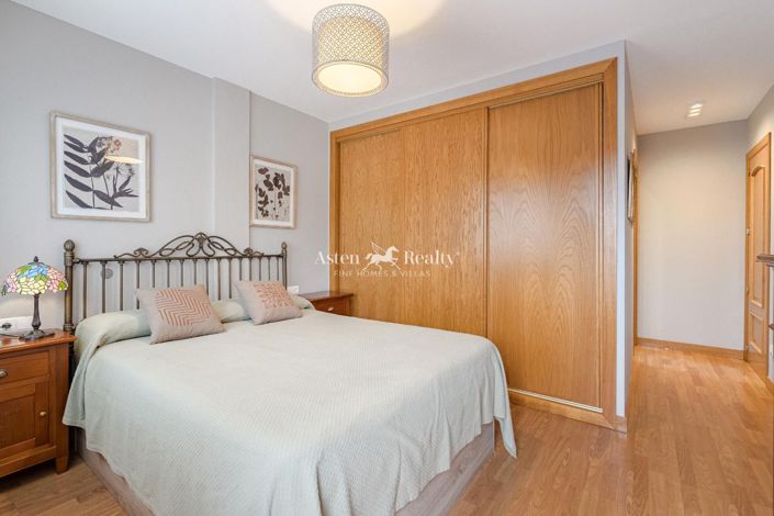 Image No.18-3 Bed Apartment for sale