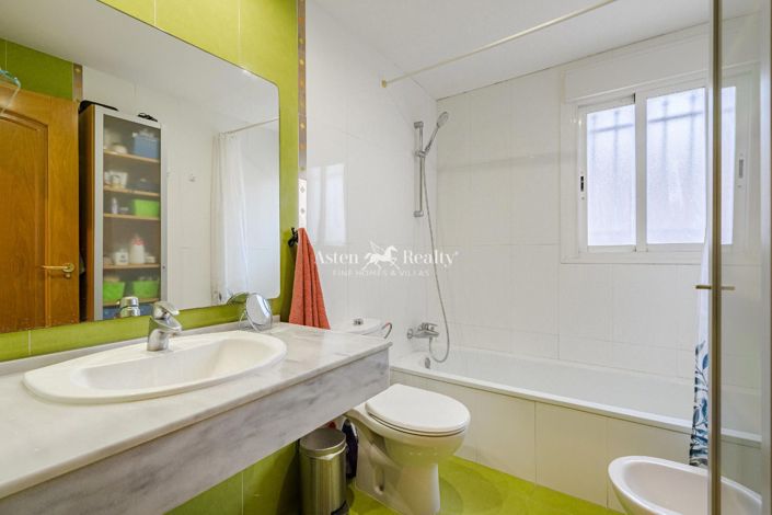 Image No.19-3 Bed Apartment for sale