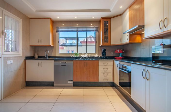 Image No.27-4 Bed Penthouse for sale