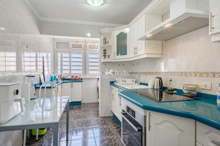 Image No.10-3 Bed Flat for sale