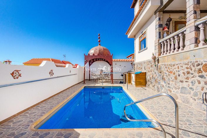 Image No.18-6 Bed Villa for sale
