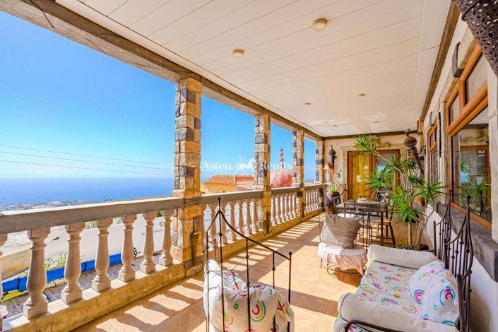 Image No.2-6 Bed Villa for sale