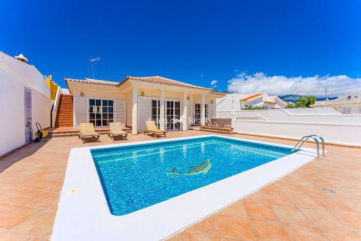 Image No.1-3 Bed Villa for sale