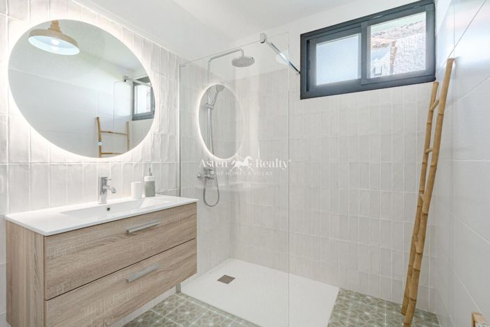 Image No.18-5 Bed Villa for sale