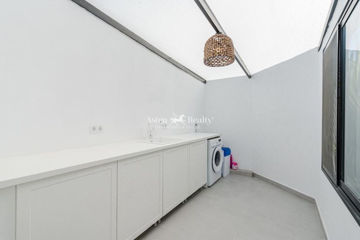 Image No.20-5 Bed Villa for sale