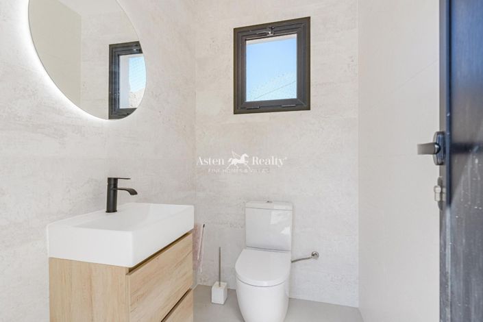 Image No.9-5 Bed Villa for sale