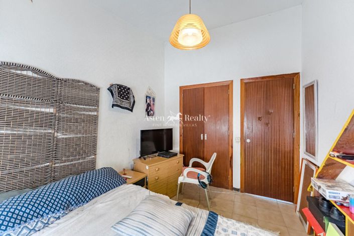 Image No.11-4 Bed House for sale