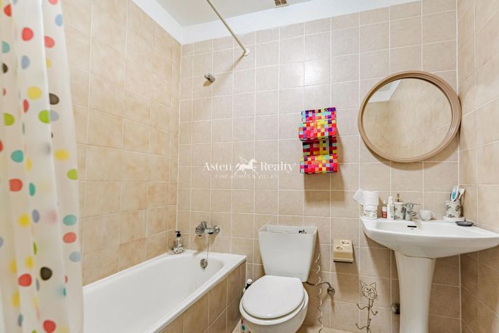 Image No.14-4 Bed House for sale