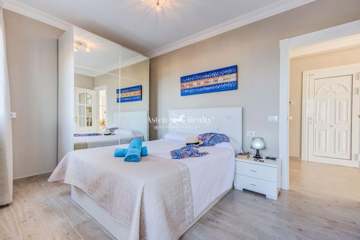 Image No.14-4 Bed House for sale