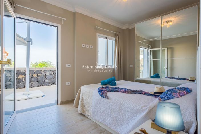 Image No.15-4 Bed House for sale