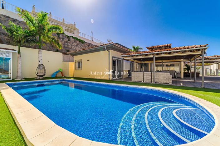Image No.1-3 Bed Villa for sale