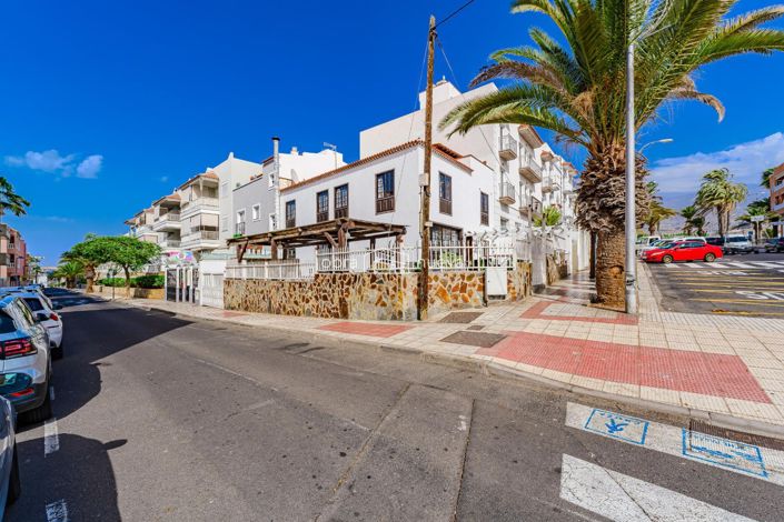 Image No.1-Maison de 5 chambres à vendre à Playa San Juan