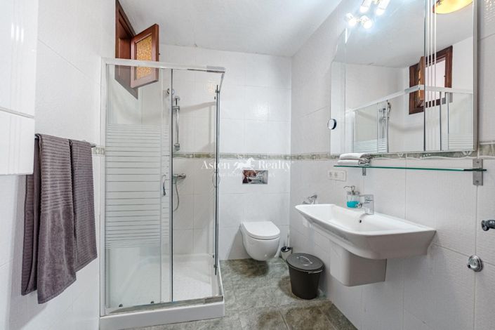 Image No.11-5 Bed House for sale