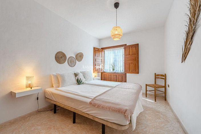 Image No.14-5 Bed House for sale