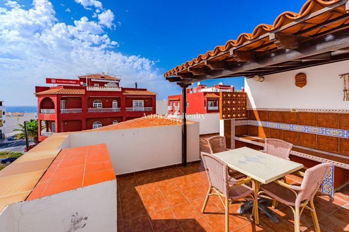 Image No.2-Maison de 5 chambres à vendre à Playa San Juan