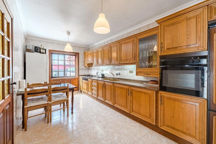 Image No.22-5 Bed House for sale