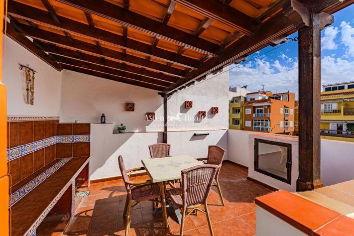 Image No.3-5 Bed House for sale