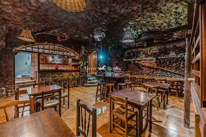 Image No.34-5 Bed House for sale