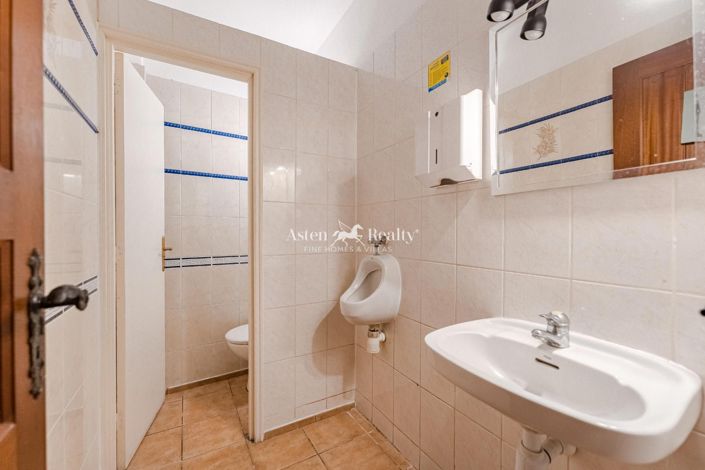 Image No.37-5 Bed House for sale