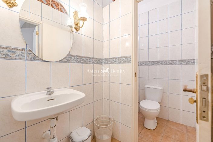 Image No.38-5 Bed House for sale